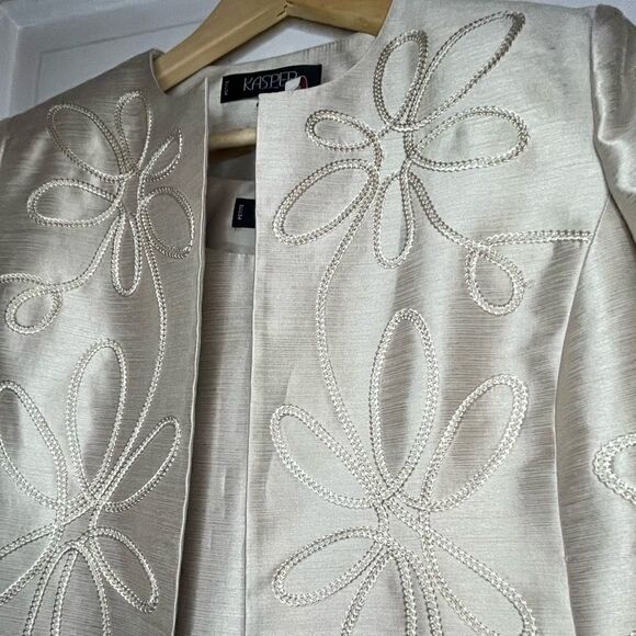 Kasper Two Piece Shell & Jacket - Picture 3 of 14